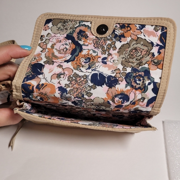 Vera Bradley Ultralight 3-in-1 Crossbody Bag in Caramel Cream - Picture 7 of 10